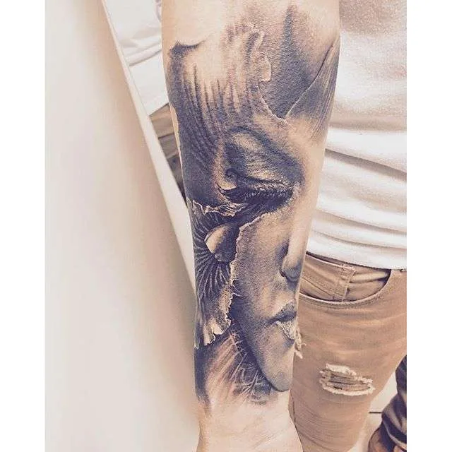 Tatuatore Sandry Riffard tatuaggio colorato realistico | Тату мастер Sandry Riffard цветная реализм татуировка 